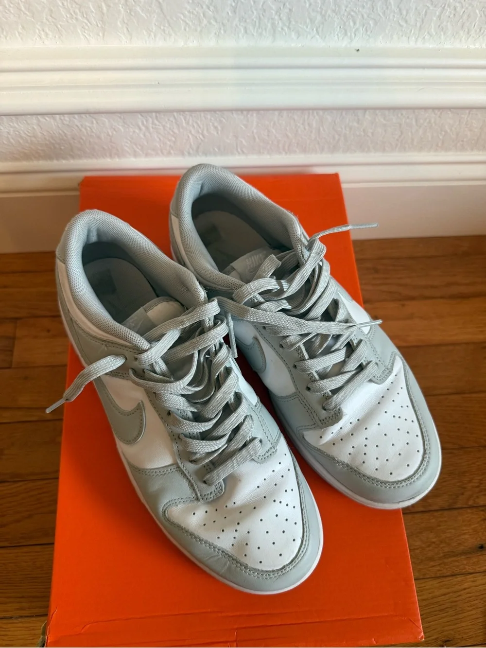 Nike Light Grey and White Low-Top Dubks